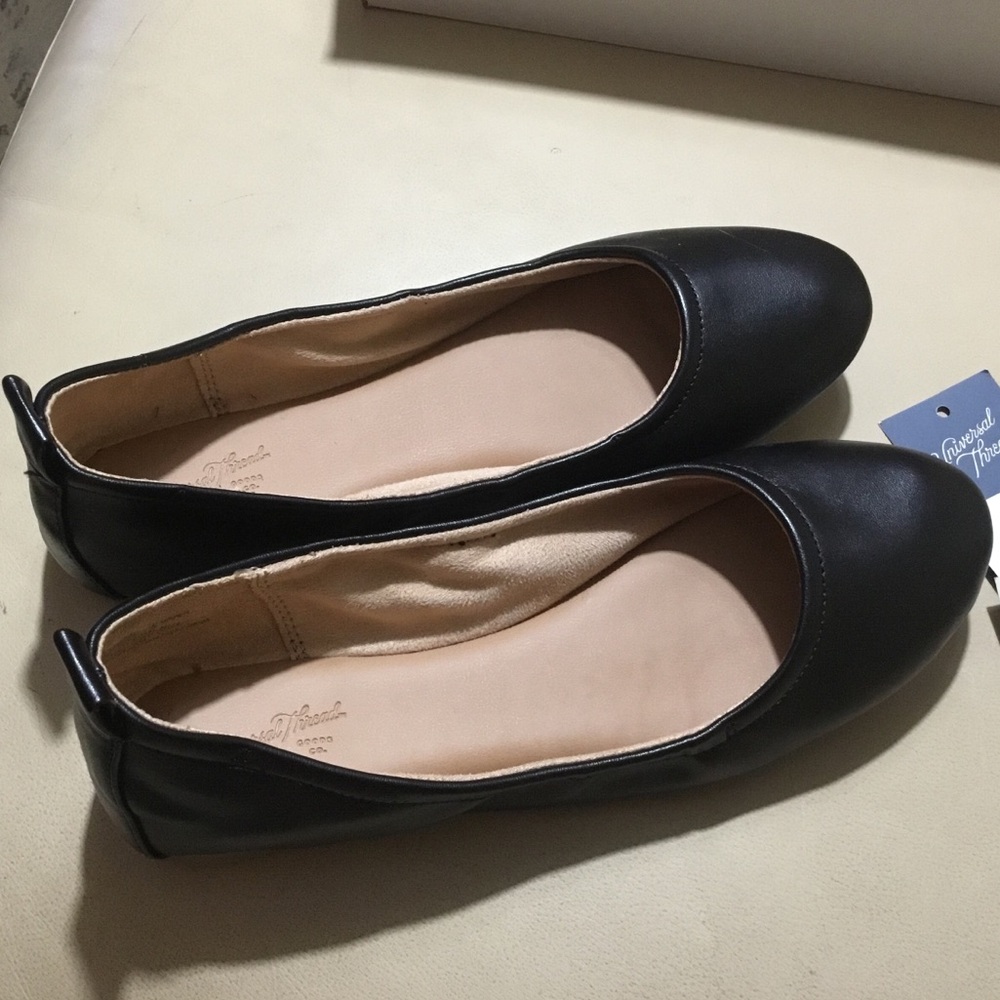 Universal Thread Black Flats